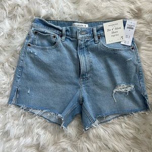 COPY - NWT Abercrombie Mom Short High Rise 4”